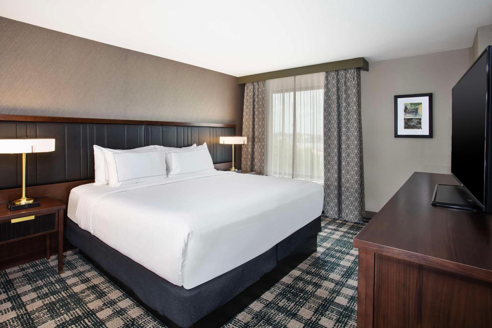 Doubletree By Hilton Lansing Ξενοδοχείο Εξωτερικό φωτογραφία
