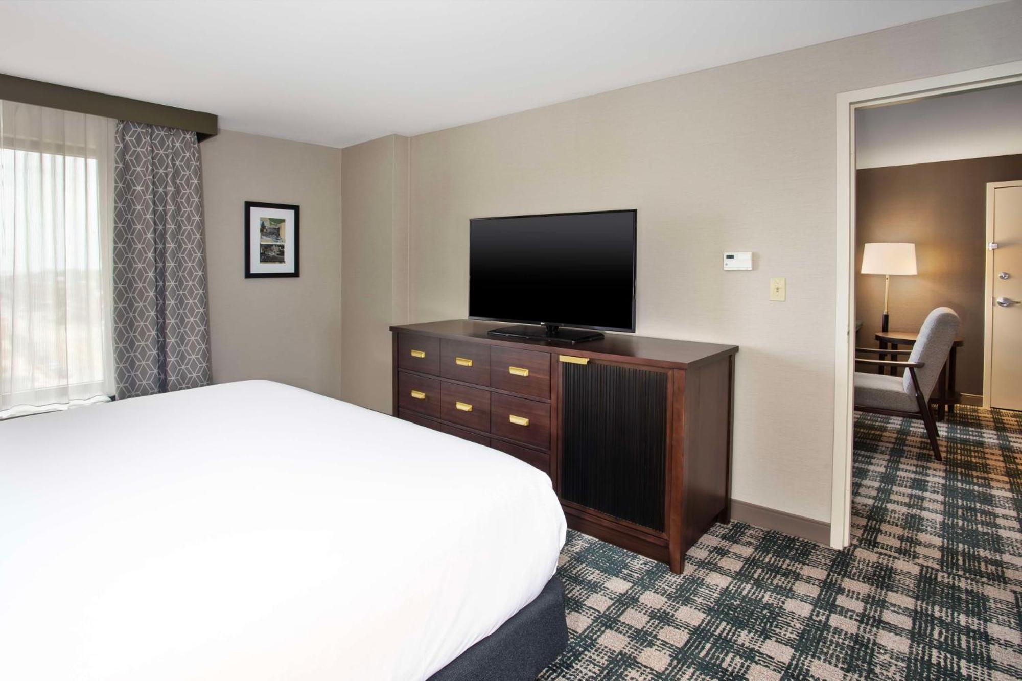 Doubletree By Hilton Lansing Ξενοδοχείο Εξωτερικό φωτογραφία