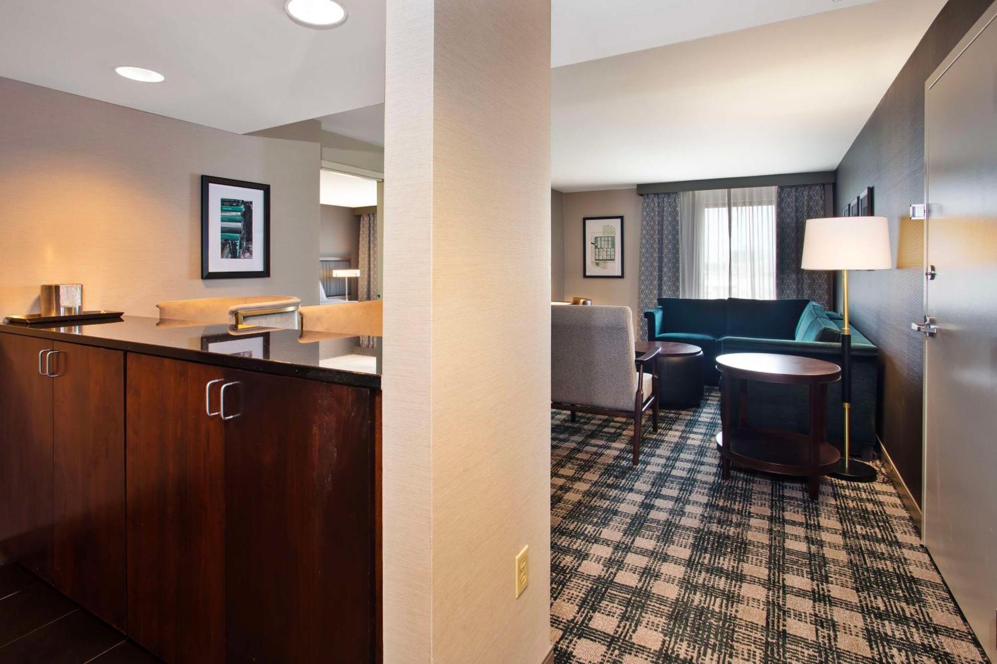 Doubletree By Hilton Lansing Ξενοδοχείο Εξωτερικό φωτογραφία