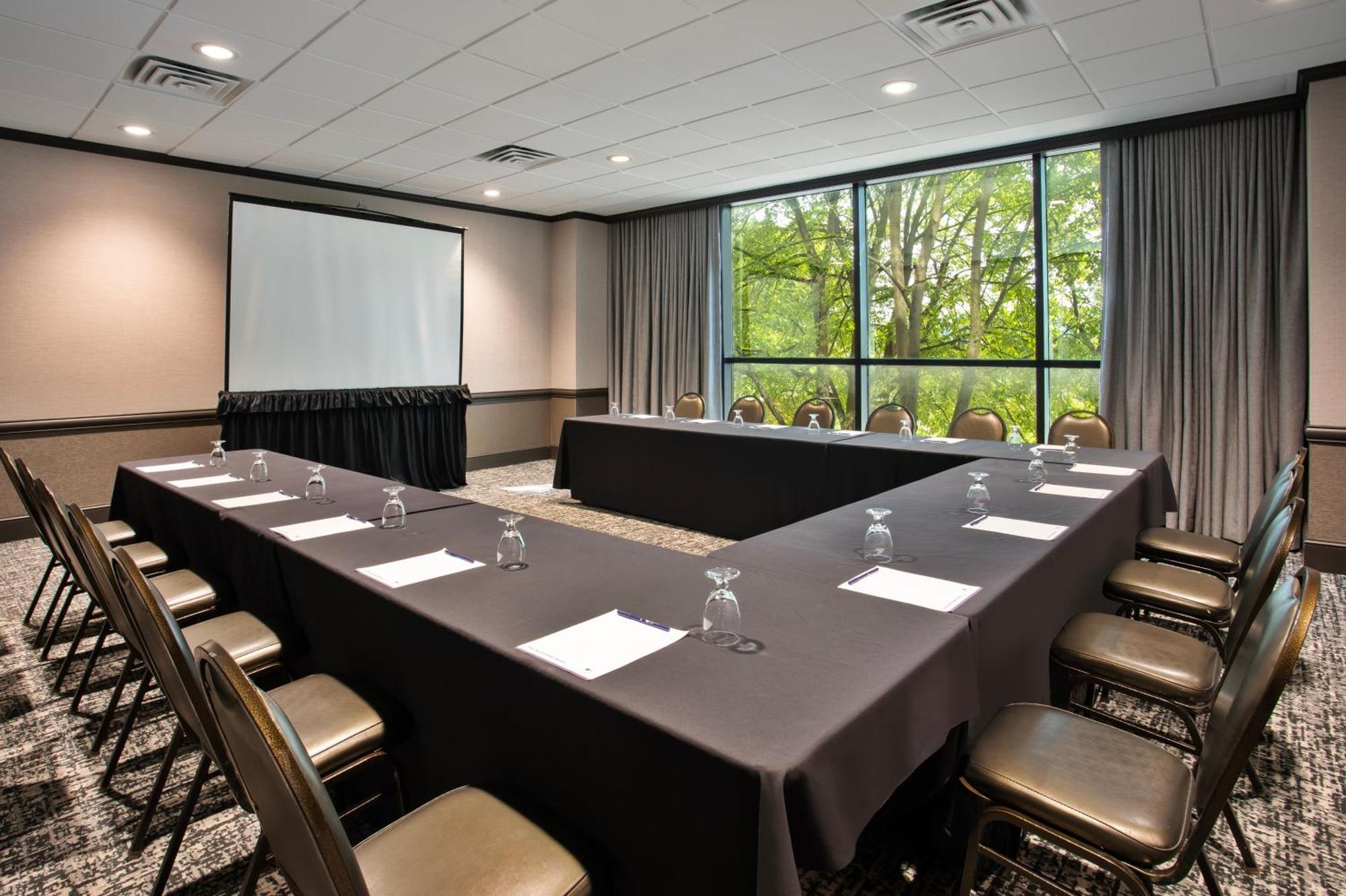 Doubletree By Hilton Lansing Ξενοδοχείο Εξωτερικό φωτογραφία