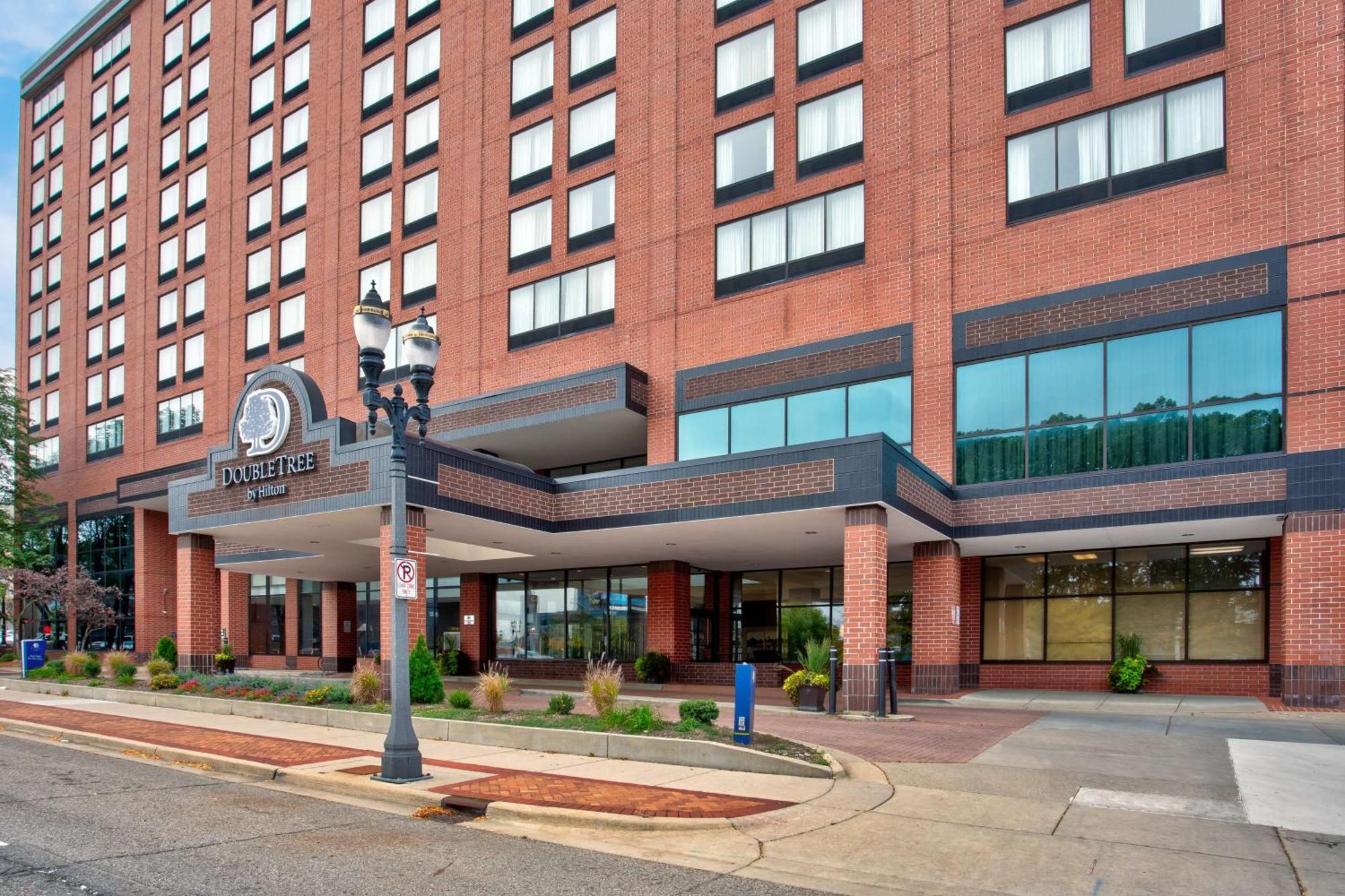 Doubletree By Hilton Lansing Ξενοδοχείο Εξωτερικό φωτογραφία