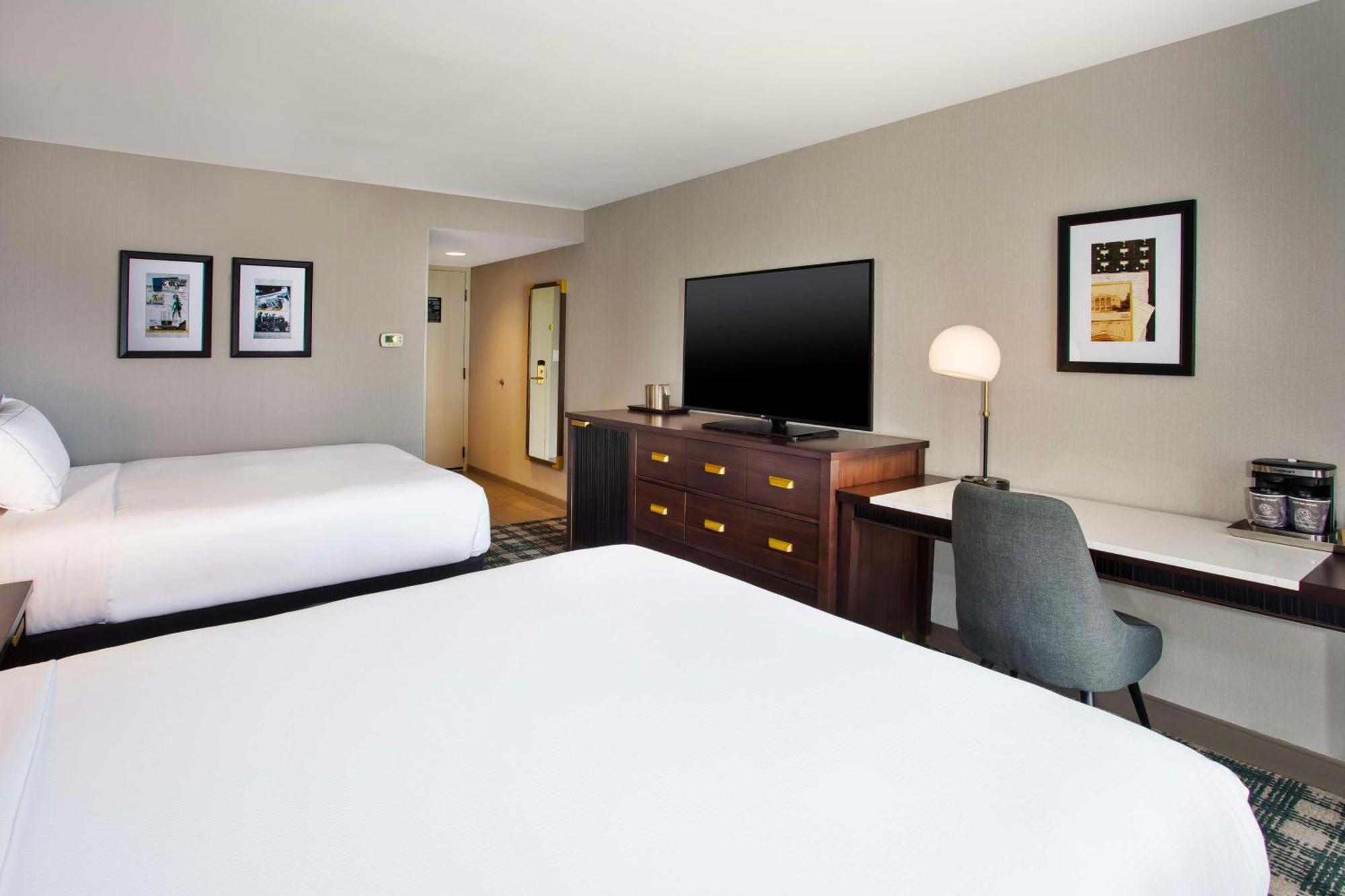 Doubletree By Hilton Lansing Ξενοδοχείο Εξωτερικό φωτογραφία