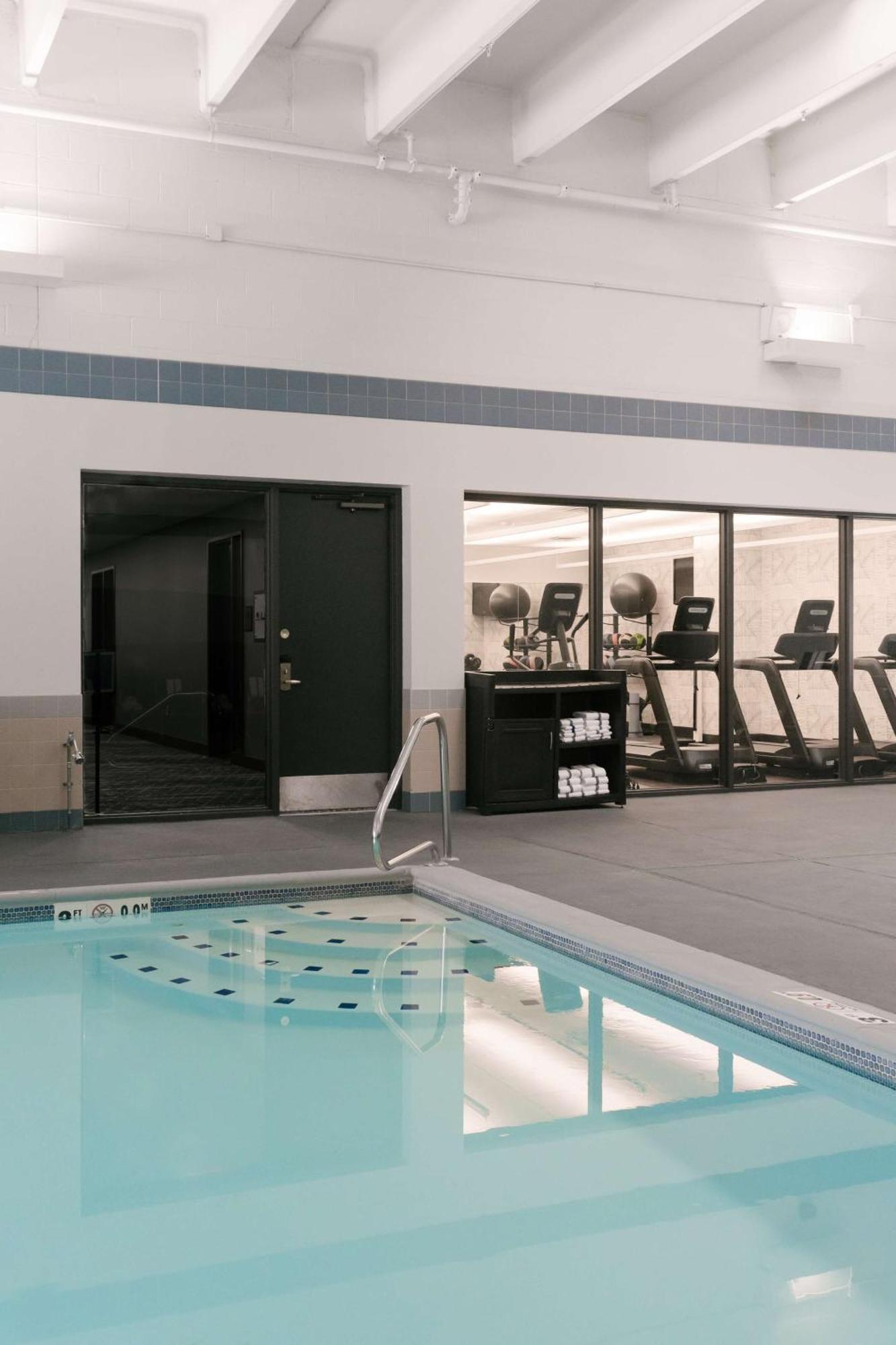 Doubletree By Hilton Lansing Ξενοδοχείο Εξωτερικό φωτογραφία